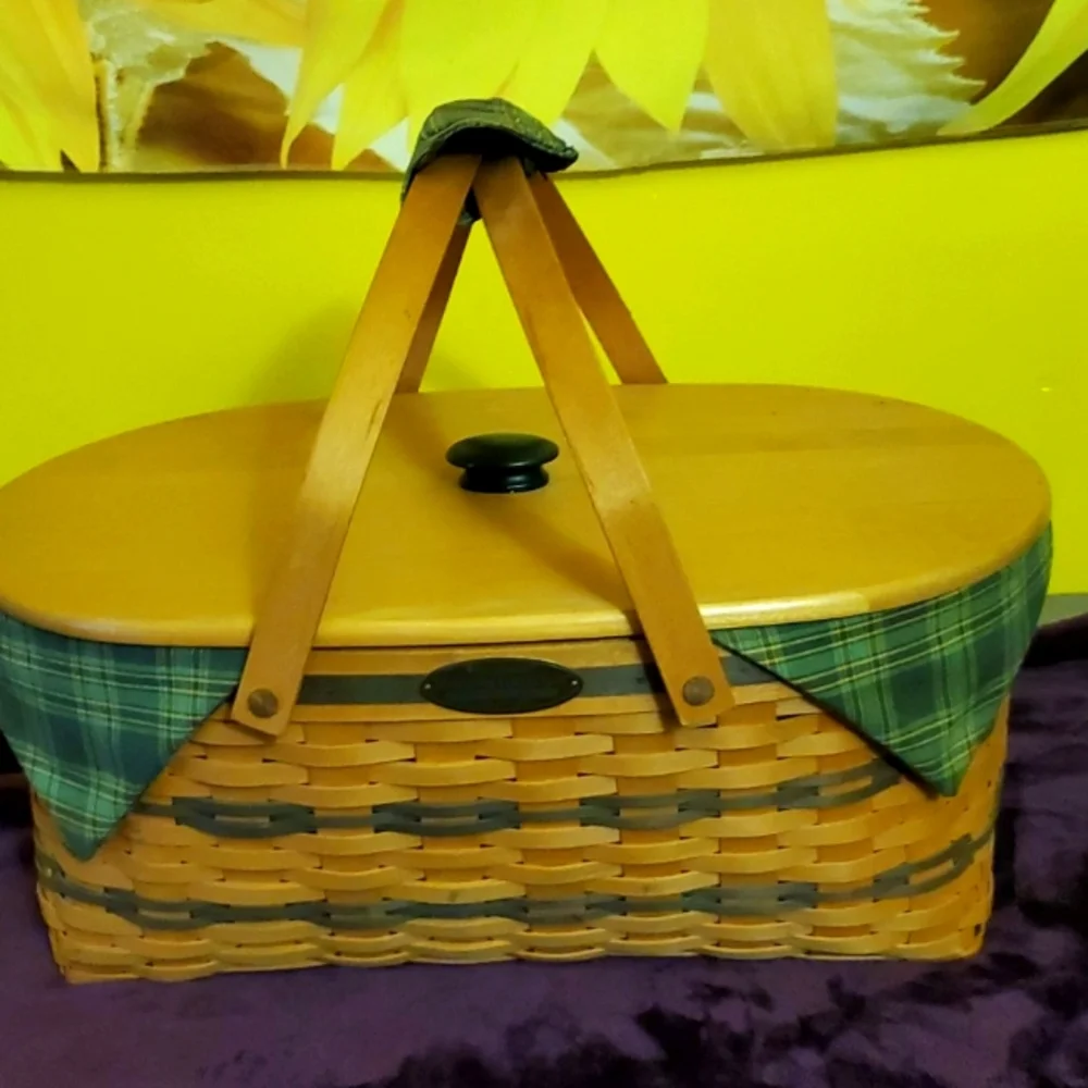 Longaberger Traditions Collection 1999 Edition Generosity basket - Picture 1 of 15
